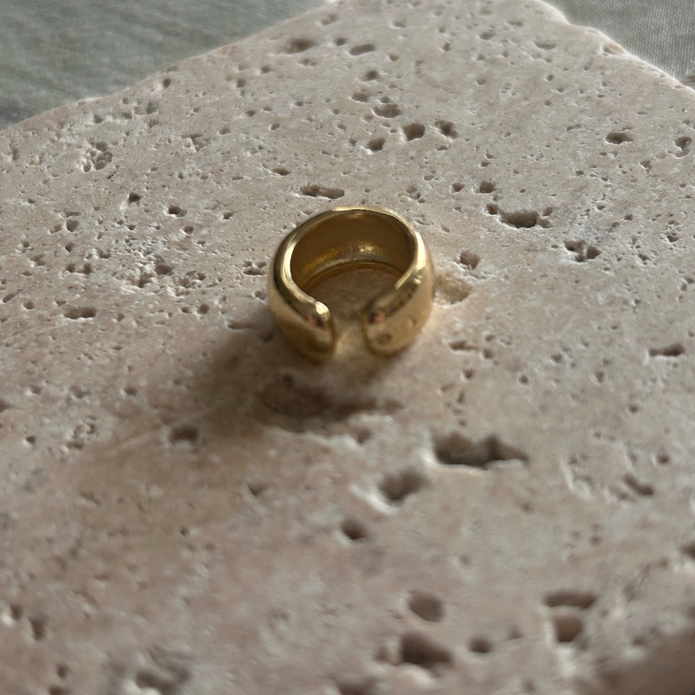 Elegant 18K yellow gold plate ear cuff